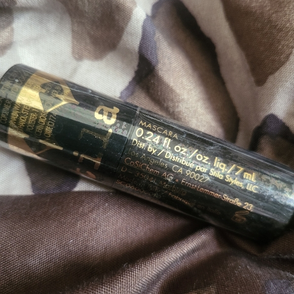 BNIP STILA XXX Magnum Mascara Intense Black 7 ml 0.24 fl oz - Picture 4 of 4